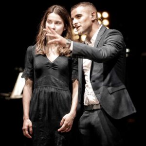 Sofiane Zermani Instagram - C’est OFFICIEL ‼️ 

Après le @festivaldavignon 
Et @radiofrance 🎭

#Gatsby LE MAGNIFIQUE 💫 

A partir du 16 Février au @theatrechatelet 😇 

Mis en scène par @alexplank 
En musique par @icekreamy 

La billetterie est ouverte 🎟 https://www.chatelet.com/programmation/saison-2021-2022/le-magnifique/ 

@rebeccamarder ❤️
@renericpascal ❤️
@franceculture 
@blandine_masson 
@sandrinetreiner 
@nicolashoyet 

📸 @backstage2.0