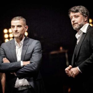 Sofiane Zermani Instagram - C’est OFFICIEL ‼️ 

Après le @festivaldavignon 
Et @radiofrance 🎭

#Gatsby LE MAGNIFIQUE 💫 

A partir du 16 Février au @theatrechatelet 😇 

Mis en scène par @alexplank 
En musique par @icekreamy 

La billetterie est ouverte 🎟 https://www.chatelet.com/programmation/saison-2021-2022/le-magnifique/ 

@rebeccamarder ❤️
@renericpascal ❤️
@franceculture 
@blandine_masson 
@sandrinetreiner 
@nicolashoyet 

📸 @backstage2.0