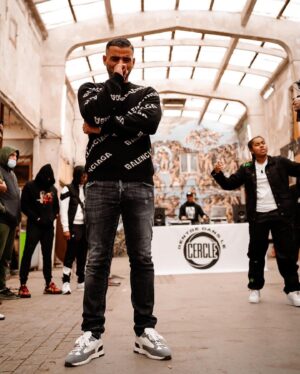 Sofiane Zermani Instagram - Alors.... QUI A BRÛLÉ LE CERCLE ⭕️ ????? 

@rentredanslecercle ⭕️
@affranchis.music 🚬 

📸 @delaplacedavid 
@miaousb
@moro_julien_