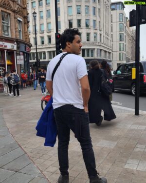 Soham Majumdar Instagram - Well I could have bought a few more things if the conversion rate was a little more subtle. A colonial hangover is never too bad. London you were bittersweet.