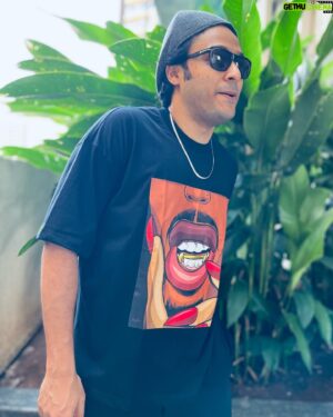 Soham Majumdar Instagram - They are cool t-shirts, reasonably priced. Anything more shall make me sound stupid. Khareed lo @urbanempire.in se. Use the code “SOHAM10” for some discounts.

@akashmishraaaaa thank you