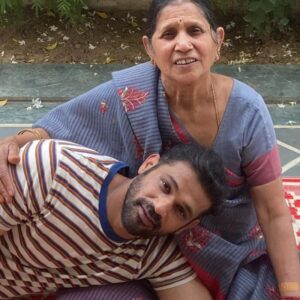 Sohum Shah Instagram - Maa da ladla. #HappyMothersDay