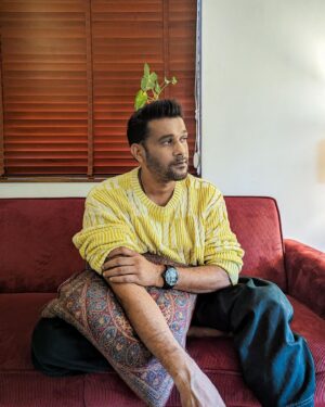 Sohum Shah Instagram - जब िजंदगी आपको नींबू दे, तो इसे पहन 🍋

Styling- @stylebyanishi 
HMU - @aditimakeupartistry @imranshaikh.730