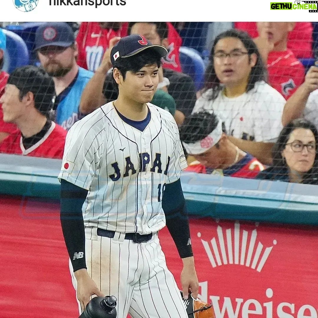 Sōichi Nakaoka - 160.2K Likes - ロッチ中岡の見方
中岡をいろんな角度から見て楽しんで下さい。
可哀想と言われる中岡はまだまだ未熟!
しかしWBCは最高でした。
#中岡の見方を知りたい人いない
#中岡はどの角度も微妙
#中岡は夜中に酔っ払い長文書いて朝起きて消すロン毛