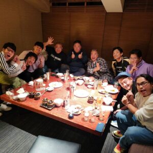 Sōichi Nakaoka Instagram - アイラブ野球な中岡

なんだかここに
ずっといたいメンバーの中に
潜入成功！

#中岡に強制退去命令
#中岡はどの球場も立ち入り禁止求む
#日本は中岡に対しての対応が甘い
#でも最高の夜やった
#いいねもらっとけ