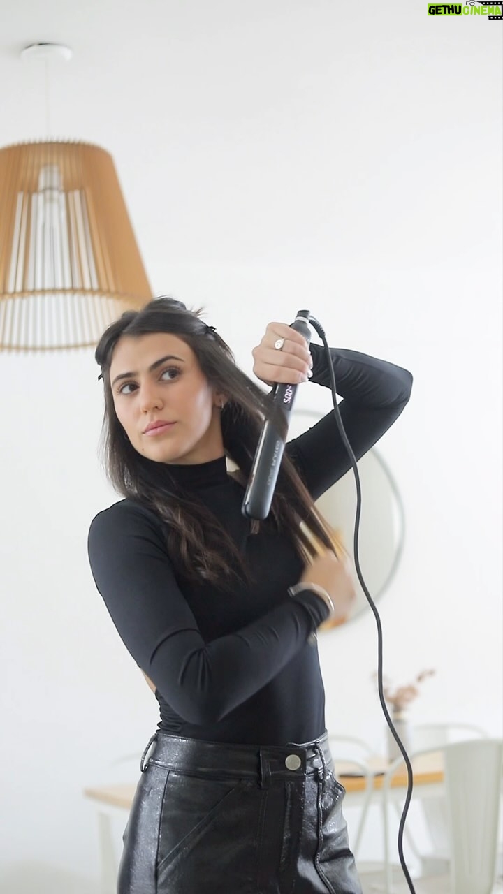 Sol Moreno - 3 Likes - Mi peinado de todos los días en 3 simples pasos con mi planchita fav Dual Plates de @gamaitaly.ar que hace que mi peinado tenga mayor durabilidad, es amoooor 💘
.
.
#hairtutorial #hairstyles