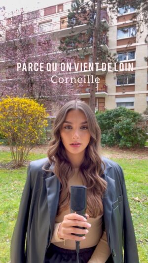 Sola Instagram - Parce qu’on vient de loin - @corneilleofficiel 
Retour en arrière avec ce Classique que j’écoutais en boucle quand j’étais petite 🔙 
Je vous souhaite une bonne semaine à tous/tes 🫶🏼 ☀️ 

🎹: encore et toujours @lucas.bijaoui 🤓

#cover #coversong #corneille #parcequonvientdeloin #covergirl #sing #souvenir #back #classique#chansonfrançaise #singing