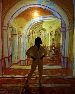 Solange Hilário Instagram - “ An arch consists of two weaknesses which, leaning one against the other, make a strength. “ - Leonardo Da Vinci