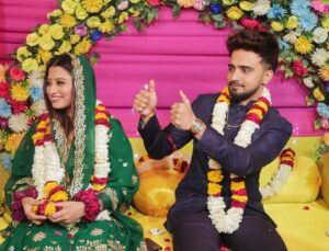 Somi Khan Instagram - The beginning of a beautiful forever 💛💚 
02:03:24 
.
.
.

#haldiceremony #adilkhandurrani #somiadilkhan #adilkidulhan❤️❤️
