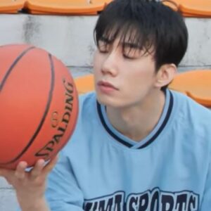 Son Woo-hyeon Instagram - -
2024甲辰年
복 많이 받으세요🙋🏻‍♂️
