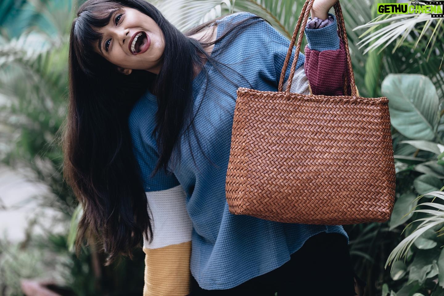 Sonali Sudan - 443 Likes - In my element 😜
👜 @alberttusk