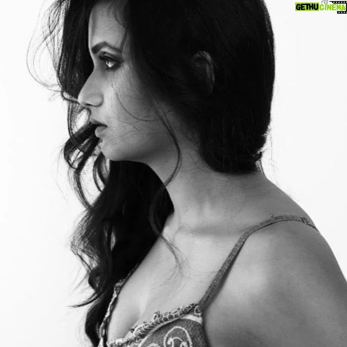 Sonali Sudan - 502 Likes - 🖤