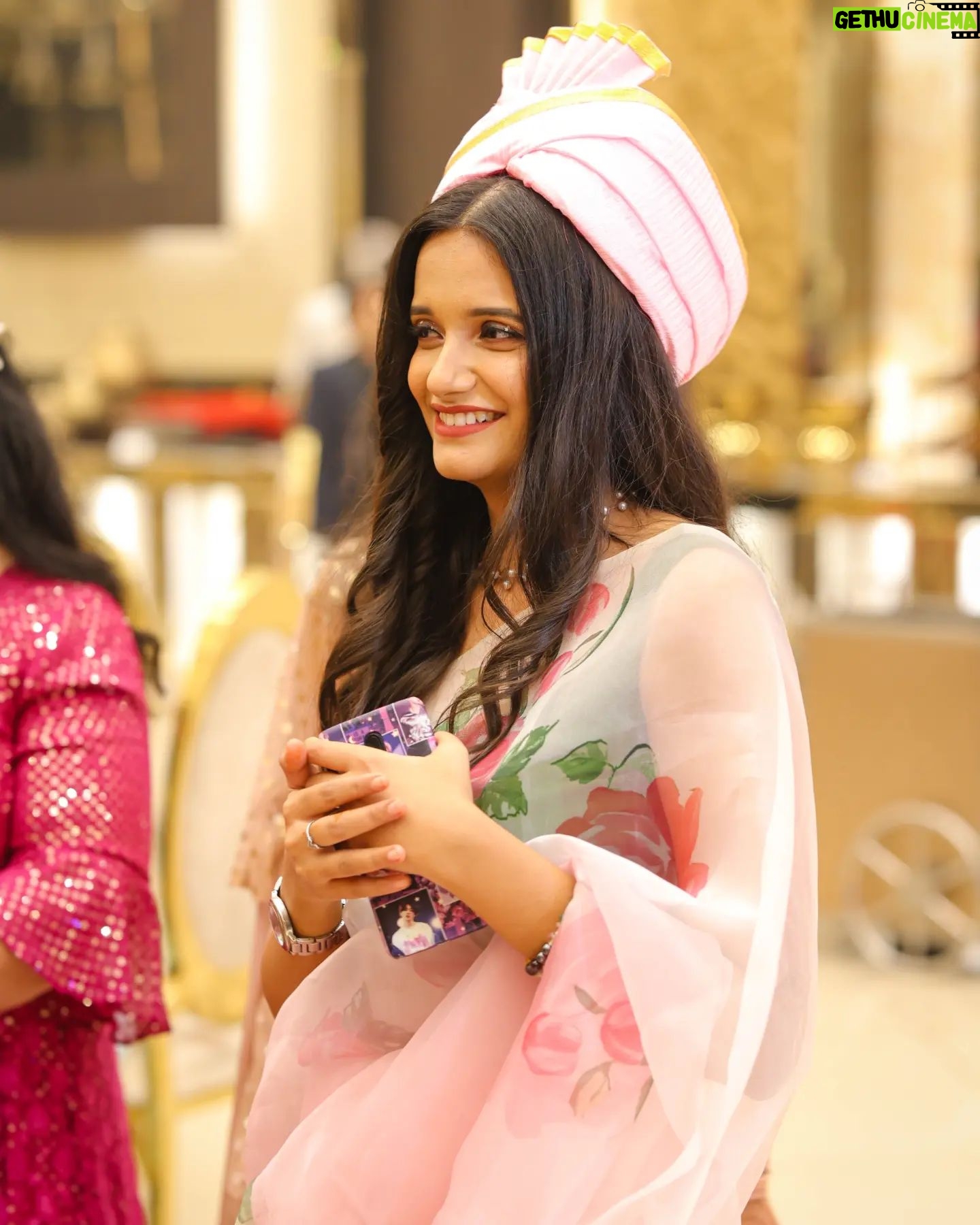 Sonali Sudan - 447 Likes - You're the main character of your life's story. Give your audience not only something to look forward to, but something to be inspired by 🎗️
.
.
.
#breakingthestigma #indianwear #indianphotography #mentalhealthawareness #inspire #startagain #bridesmaid #organzasaree #bridesmaidoutfit