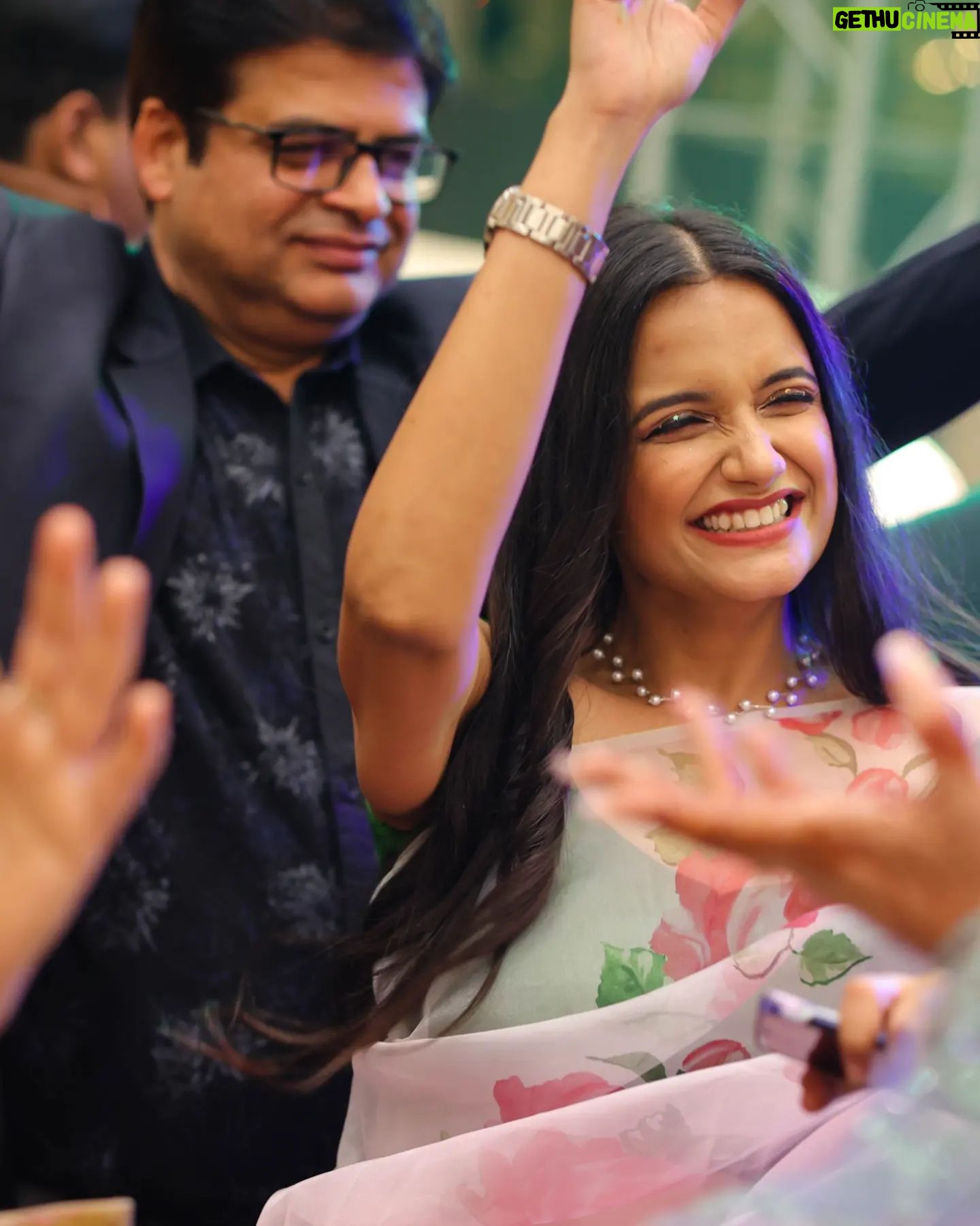 Sonali Sudan - 447 Likes - You're the main character of your life's story. Give your audience not only something to look forward to, but something to be inspired by 🎗️
.
.
.
#breakingthestigma #indianwear #indianphotography #mentalhealthawareness #inspire #startagain #bridesmaid #organzasaree #bridesmaidoutfit