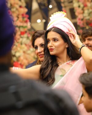 Sonali Sudan Instagram - You're the main character of your life's story. Give your audience not only something to look forward to, but something to be inspired by 🎗️
.
.
.
#breakingthestigma #indianwear #indianphotography #mentalhealthawareness #inspire #startagain #bridesmaid #organzasaree #bridesmaidoutfit