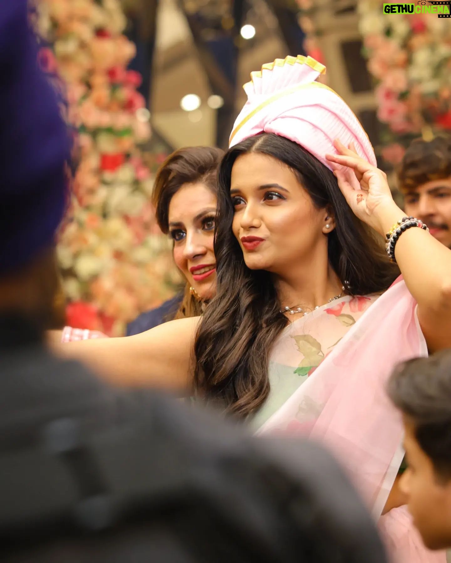 Sonali Sudan - 447 Likes - You're the main character of your life's story. Give your audience not only something to look forward to, but something to be inspired by 🎗️
.
.
.
#breakingthestigma #indianwear #indianphotography #mentalhealthawareness #inspire #startagain #bridesmaid #organzasaree #bridesmaidoutfit