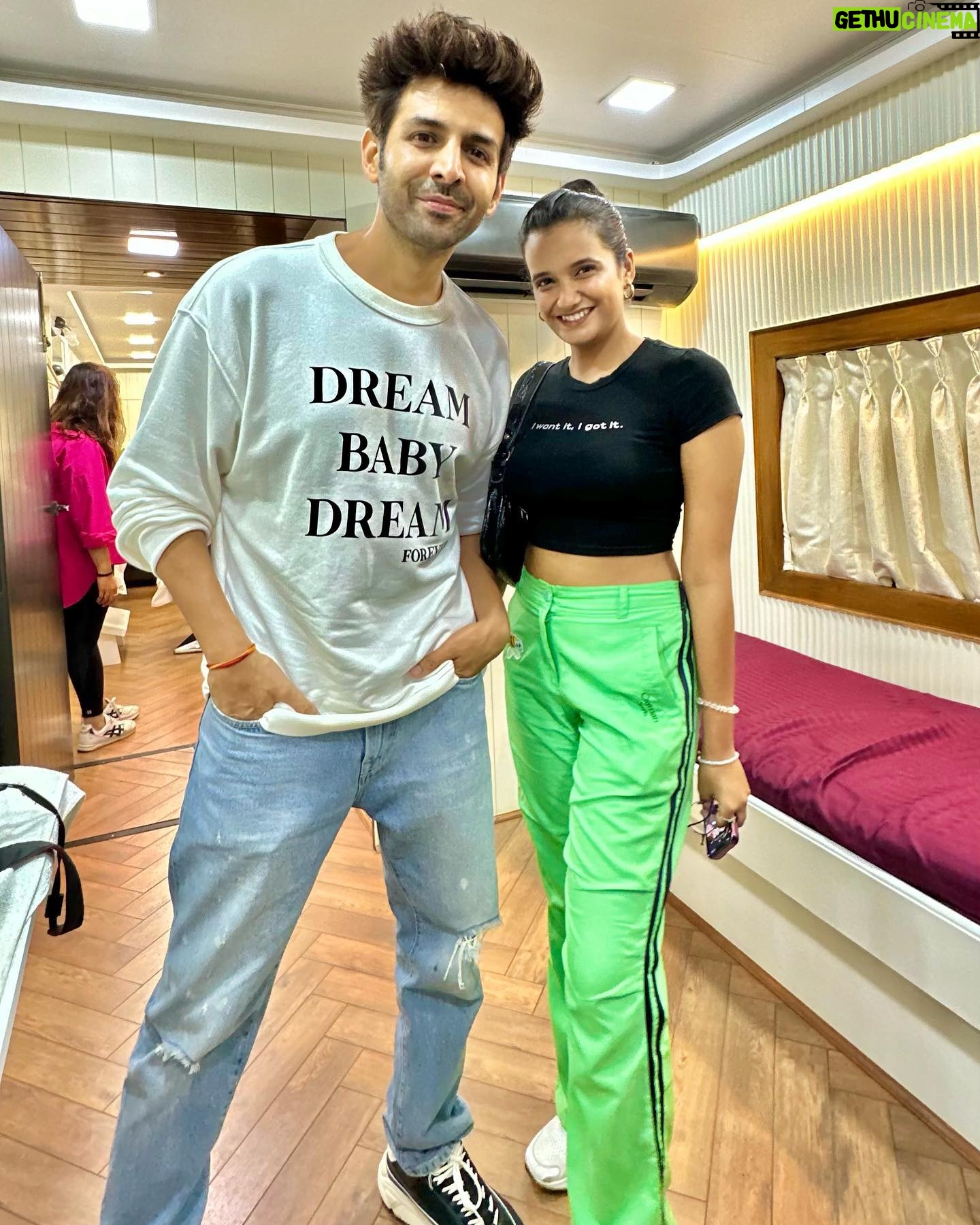 Sonali Sudan - 495 Likes - K 🫶🏻
A film with a message. Every girl & their families should go & watch #satyapremkikatha
#kartikaaryan #kiaraadvani #gujjupataka #sajidnadiadwala