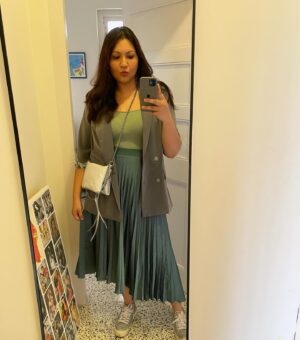 Sonam Nair Instagram - A very useful mirror ⚡️
