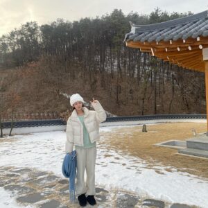 Song Ji-woo Instagram - 눈 좋아 ☃️❄️