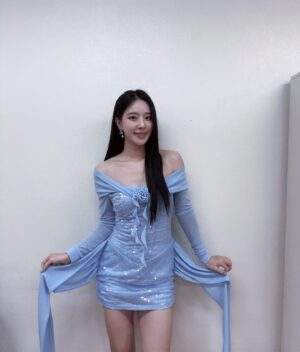 Song Min-gyeong Instagram - 쪽쪽 🩵🩵 딩가딩가 스튜디오 🔍 
지금 유투브에서 검색하시면 풀영상 보실수 있어요 🩵

오늘 하루도 시원한 하루 보내깅 !!! 
히히히 !!

#딩가딩가 #머선일이고 #송민경