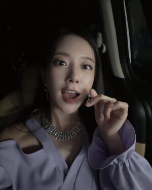 Song Min-gyeong Instagram - 오늘 첫 떨리는 엠씨!!! 💙
너무너무 즐거웠어요~! 여수! 잊지 못할거에요~!
그곳에 계신 한분한분들.. 우리 스님분들...
정이 들어버렸지모야 🫶🏻🫶🏻🫶🏻

너무 애써주신 황재훈부장님  감사합니다!

#BBS 사랑합니다 !
#봉축음악회 #여수불교사암연합회 #향일암 #제19교구본사지리산대화엄사 
#여수불교사암연합회와bbs불교방송이함께하는봉축음악회 
#김혜연 #주병선 #김희재 #은가은 #황윤성 #송민경 #여수 
#mc신고식