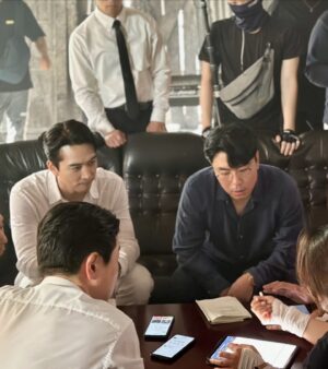 Song Seung-heon Instagram - It’s so hot🔥🔥🔥🔥🔥

#플레이어2
#player2
#tving 
#tvN
#플레이어2_꾼들의전쟁
#ThePlayer2_MasterofSwindlers

@tvn_drama
@tving.official