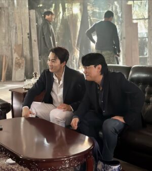 Song Seung-heon Instagram - It’s so hot🔥🔥🔥🔥🔥

#플레이어2
#player2
#tving 
#tvN
#플레이어2_꾼들의전쟁
#ThePlayer2_MasterofSwindlers

@tvn_drama
@tving.official