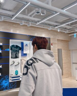 Song Yu-vin Instagram - A D I D A S 👀

모닝 쇼핑

#아디다스홍대브랜드센터
#adidas