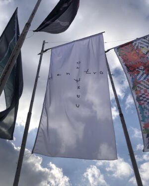 Sónia Balacó Instagram - “A Sua Iminência”,
bandeira para instalação colectiva no @festivaliminente. 

No centro, o nada aguarda por nós, pela nossa chegada para iluminarmos o território interior, para descobrirmos e conhecermos o que em nós sempre existiu.