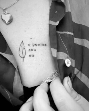 Sónia Balacó Instagram - Isto é o acontecimento espontâneo mais lindo do mundo e o poema são mesmo vocês. 🤍

#balacópoetry #poesia #poema #poemas #poesiaportuguesa #novapoesiaportuguesa #poeta #sóniabalacó #soniabalaco #tatuagem