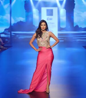 Sonyaa Ayodhya Instagram - Show stopper for Delhi Times Fashion Week 2024 💫

@timesfashionweek @sakshi_bindra @delhi.times

Label @labelsakshibindra 

Show director @kapilgauhri.dec 

Photos @gauravsharmaproductions 
.
.
 #moves #love #Delhi #timesfashionweek #fashionstyle #beach #beachy #weddings #ramp #models #supermodels