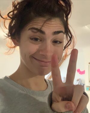 Sophia Capasso Instagram - @jenniescottatthestudio shared a photo of my face.. 
Which was a pleasant reminder, because lockdown’s had me looking more like the second pic for the last 2376 days!! 
#lockdownglow