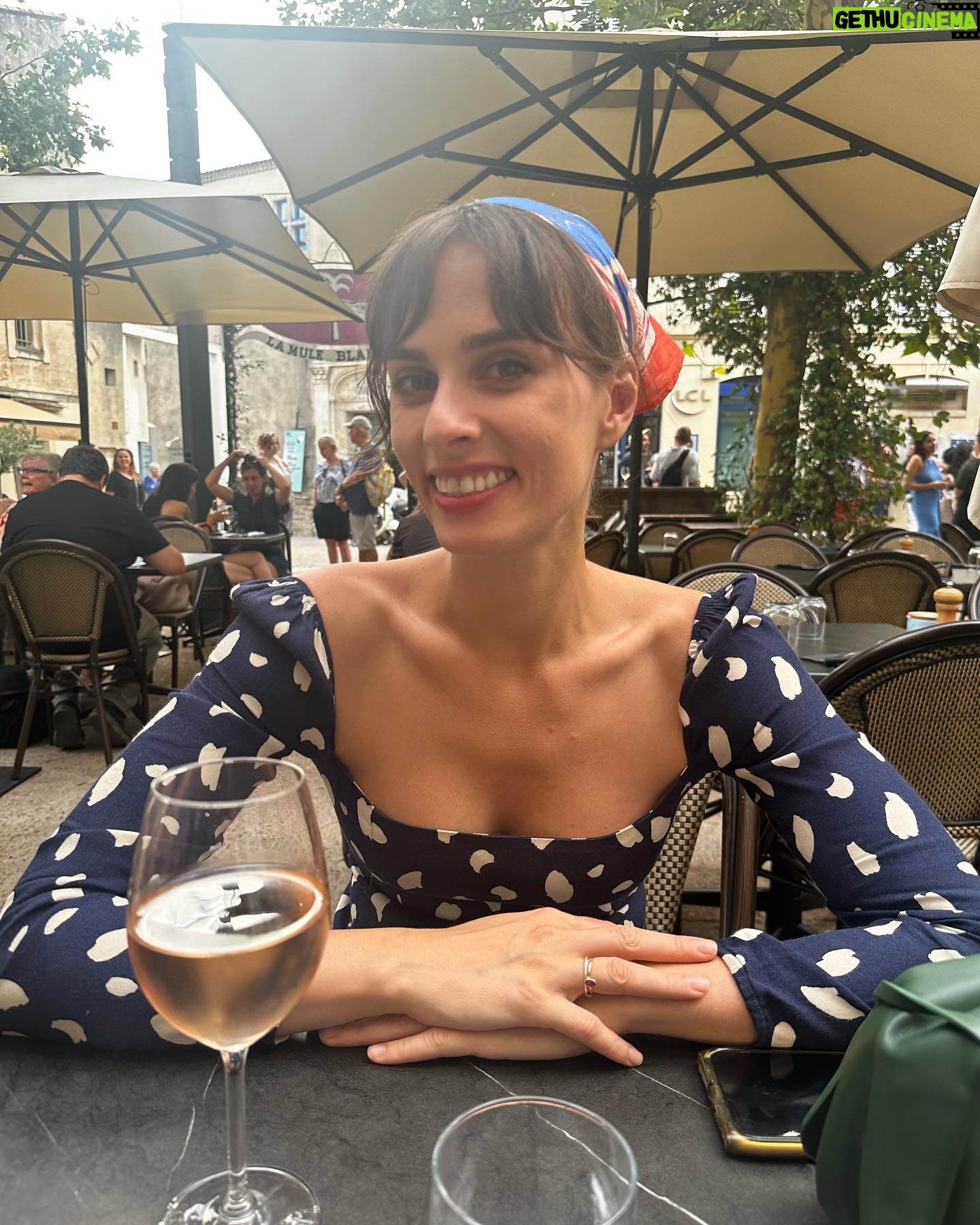Sophie Auster - 737 Likes - Adieu France. Vous nous avez très bien traités. Merci à notre aimable hôte @maggiebetts pour notre séjour à Paradou. Jusqu'à la prochaine fois! 🇫🇷