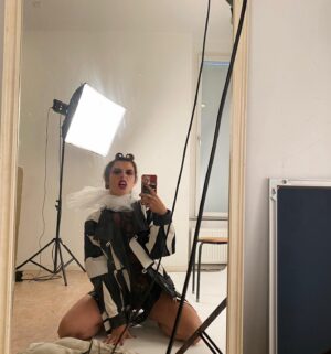 Sophie Bouquet Instagram - today’s shoot ❤️‍🔥 @melaniemarsman ❤️‍🔥