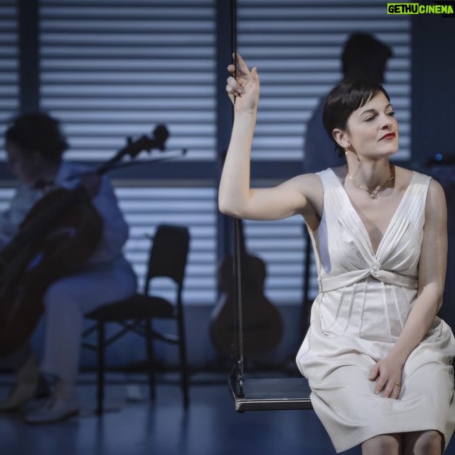 Sophie Cadieux - 450 Likes - Première Soifs-Matériaux. « car tels ces arbres que déplacent les tornades, les drames du monde ne se déplaçaient-ils pas à la même irascible vitesse comme s’ils eussent été des lierres grimpants le long des murs, sous les feuilles de palmiers,... » Marie-Claire Blais @ubucc @espacego