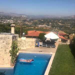 Sophie Cadieux Instagram - Trop de soleil et conduites montagneuses avec le plus que parfait @levriervert qui s’en est retourné. 😢🇬🇷🐏