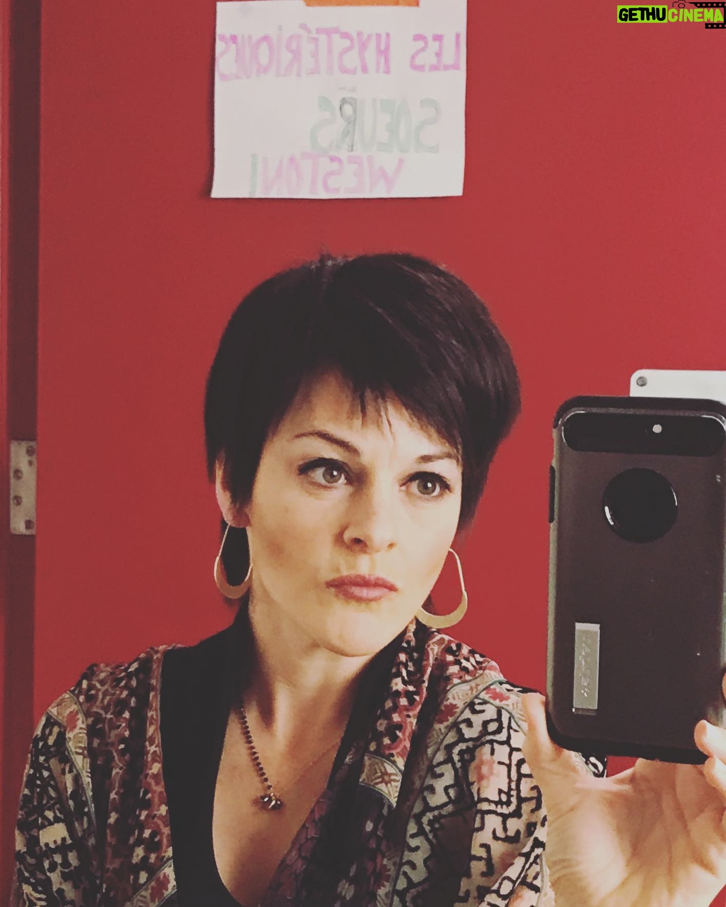 Sophie Cadieux - 454 Likes - Dernière semaine pour Disparu(e)s au Théâtre Duceppe. Une gang d’amour. ❤️ @theatre_duceppe