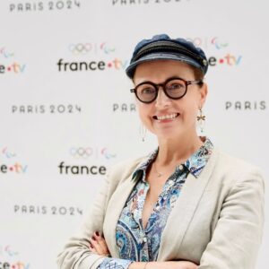 Sophie Jovillard Instagram - Journées du patrimoine @francetelevisions 😉📺. Ces échanges avec les téléspectateurs sont très précieux 🙏🏻. Merci pour votre fidélité et vos adorables messages de sympathie à cette occasion et ici aussi sur mes réseaux 🫶🏻. #journeesdupatrimoine #gratitude #merci #rencontres #tv #decouverte #mercilavie #merciàvous 📷©️francetelevisions