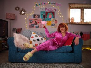 Sophie Willan Instagram - ITS OFFICIAL … ALMA WILL BE BACK!! BBC have commissioned #AlmasNotNormal for a SECOND SERIES!! Couldn’t be more chuffed!! Can’t wait to share some new Alma adventures with you all! #AlmasNotNormal