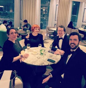 Sophie Willan Instagram - Had a wonderful night with team Alma! And WE BLOODY WON!! #AlmasNotNormal #BestComedyProgramme #TheBroadcastAwards