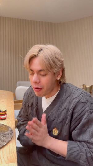 Sotthibandhu Komeluecha Instagram - อร่อยน้ำตาไหลทุกคำ 😭
อูนิ เนื้อ คือที่สุดด นิพพานนน 🥹🥹
@hangetsu_omakase