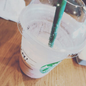 Sou Instagram - スタバ新作のピーチあーだーこーだフラペチーノ 完飲ならず…