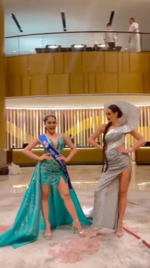 Sovattey Sary Instagram - A walk with Miss Universe 2005 Natalie Glebova 💕😇👑

Tell me who’s luckier than I am to walk with this amazing queen? 😇♥️👑

#MissWorldCambodia
#missworldcambodia2021
#MissUniverse2005
#natalieglebova
#sovatteysary
#catwalk
#pageantqueen
#Queen
