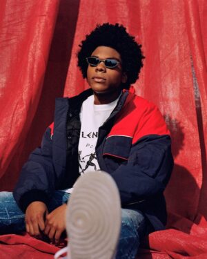 Spence Moore II Instagram - A lil shade from all of the bad energy❤️
feat. @balenciaga 

Photographer @harryeelman
Fashion Editor @sharonchitrit
Grooming @saishabeecham
ODDA @oddamagazine #ODDADigital