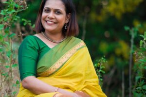 Sreeja Shyam Instagram - വിഷു വരുന്നോ, വർഷം വരുന്നോ എന്നൊക്കെ നോക്കി ഇരുപ്പാണ്!!! 
പ്രിയപ്പെട്ടവർക്കെല്ലാം വിഷു ആശംസകൾ 
💛💚💛
clicked by @ajith_plakatphotography
