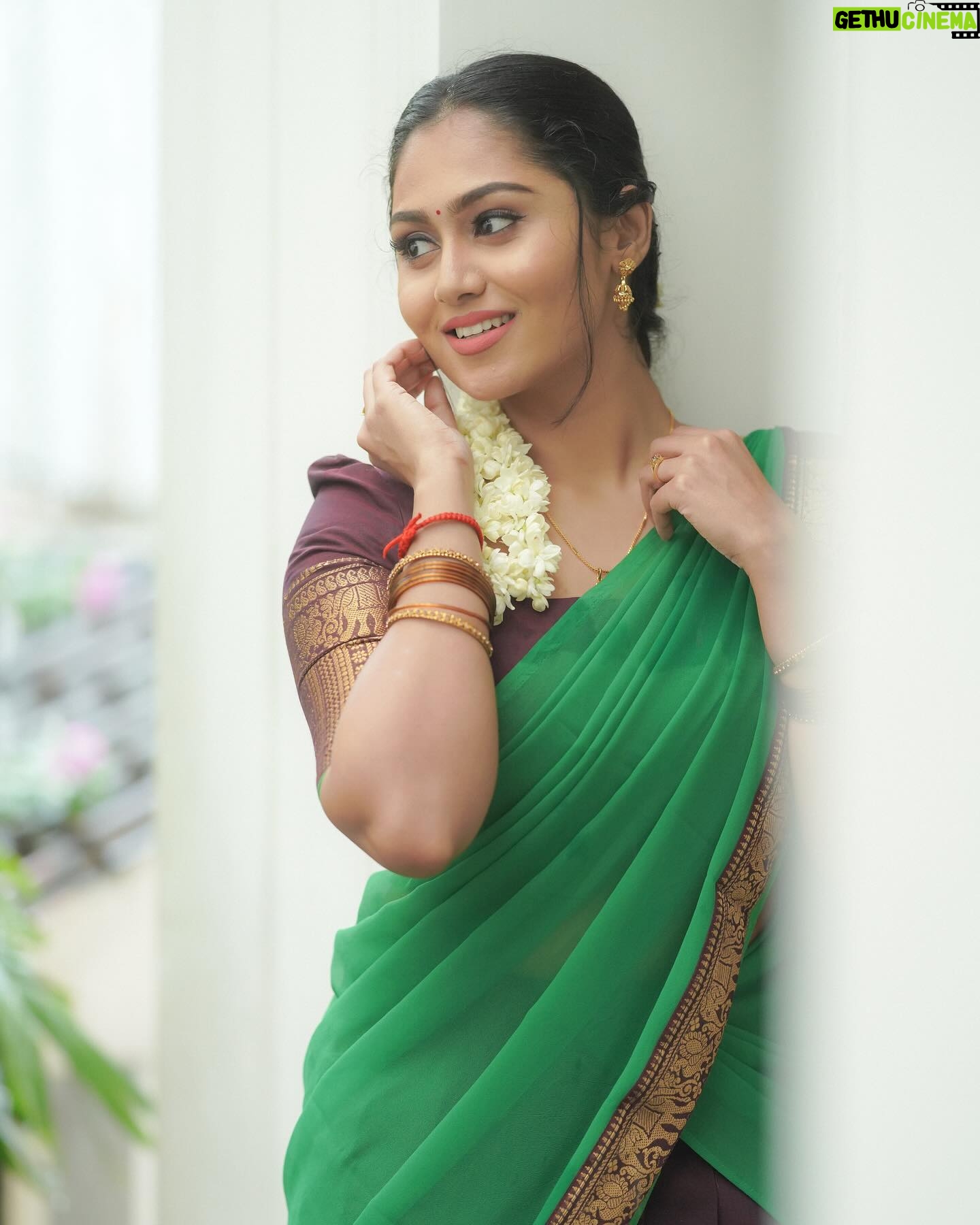 Sreethu Krishnan - 125.5K Likes - 🌺☘️✨
Costumes - @ivalinmabia
Photographer - @camerasenthil
Makeup - @sharanyas_makeupartistry
Hair - @deepathomas_makeover_artistry
Shoot Organized by @rrajeshananda