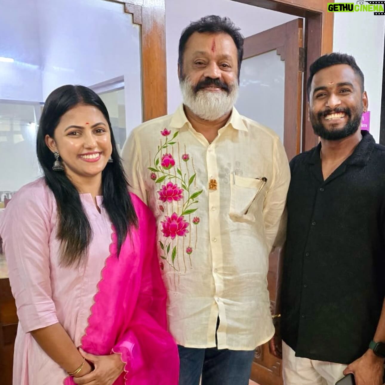 Sreevidya Nair - 110.3K Likes - Kicking off the wedding invites with the blessing of one and only super ⭐️ @sureshgopi ☺️❤️
📸 - @vishnu.kurup