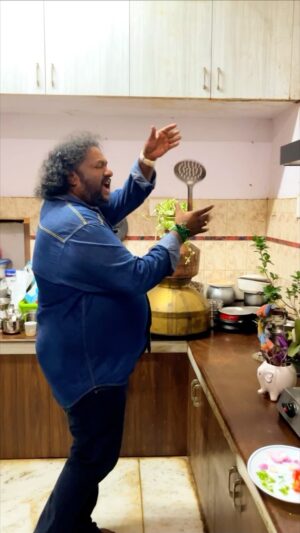 Srikanth Deva Instagram - 🤩I’m so excited to be a part of Vijay TV’s Cook with Comali as a 🧑‍🍳cook! 🙌🏻It’s gonna be a blast🚀and I can’t wait for you to join me on this fun 🤭and entertaining journey🎉. Don’t forget to show your support👍 and catch the show every Saturday and Sunday at 9.30pm⏰. 👋🏻Let’s cook up some amazing dishes and have a great time together! 🍳🔥🎉 #cookwithcomali #cwc #cook #srikanthdeva #srikanthdevamusic #srikanthdevamusical #srikanthdevasongs #srikanthdevafans #srikanthdevahits