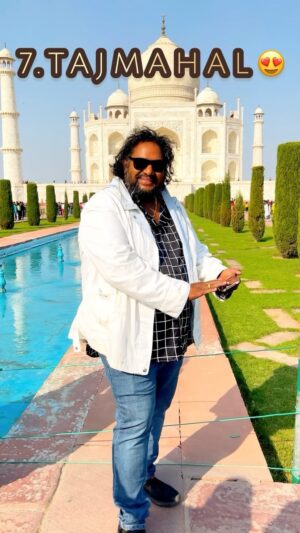 Srikanth Deva Instagram - 😉A fantastic adventure! 🚎“Roaming through the captivating tourist spots of Delhi, discovering its hidden gems and rich history! 🏰✨”
#wandering #delhi #redfort #jamamasjid #indiagate #mathuratemple #tajmahal 
#srikanthdeva #srikanthdevamusic #srikanthdevamusical #srikanthdevasongs #srikanthdevafans #srikanthdevahits