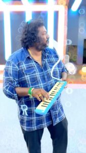 Srikanth Deva Instagram - 🎼Sappida Vada Song Harmonica Bgm🎹
#kuthu #str #silambarasan #simbu #uditnarayan #SappidaVada #harmonica #bgm 
#srikanthdeva #srikanthdevamusic #srikanthdevamusical #srikanthdevasongs #srikanthdevafans #srikanthdevahits